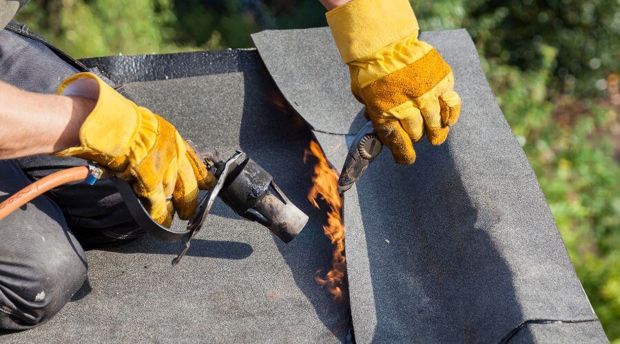 Professional gutter cleaning in Hadley, MI